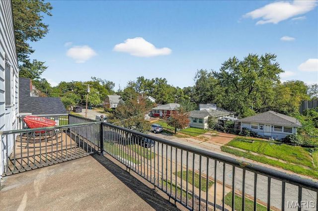 7114 Drury Lane, St Louis, MO 63143