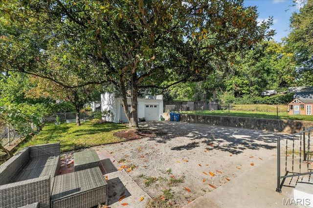 7114 Drury Lane, St Louis, MO 63143