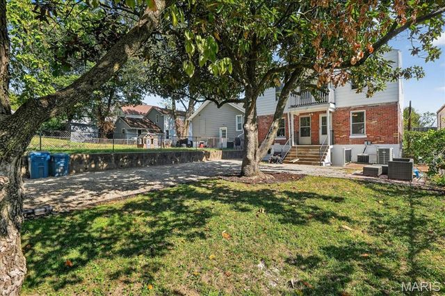 7114 Drury Lane, St Louis, MO 63143