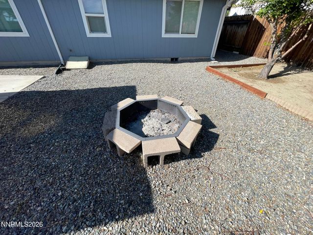 1012 Rose Bud Way, Yerington, NV 89447