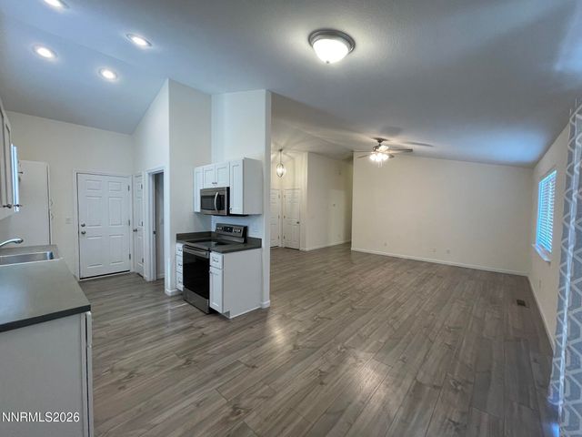 1012 Rose Bud Way, Yerington, NV 89447