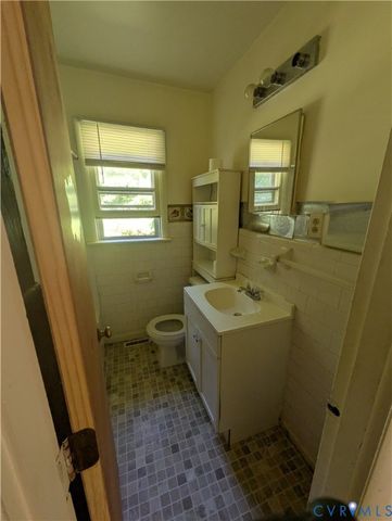 1816 Birdsong Rd, Prince George, VA 23805