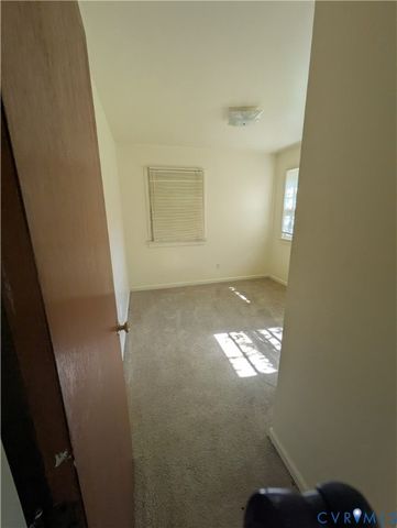1816 Birdsong Rd, Prince George, VA 23805