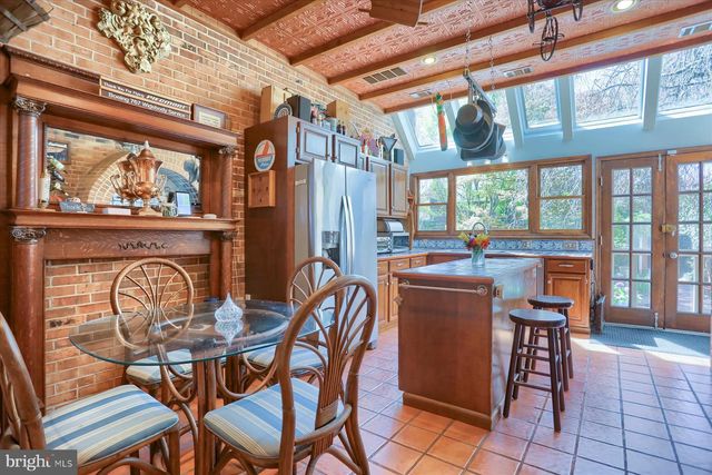 1220 BOLTON ST, Baltimore, MD 21217