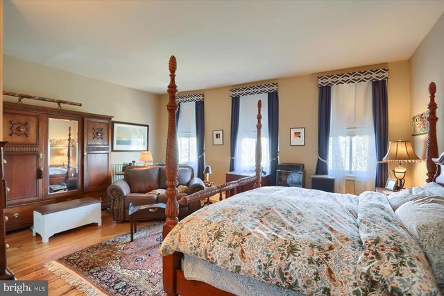 1220 BOLTON ST, Baltimore, MD 21217