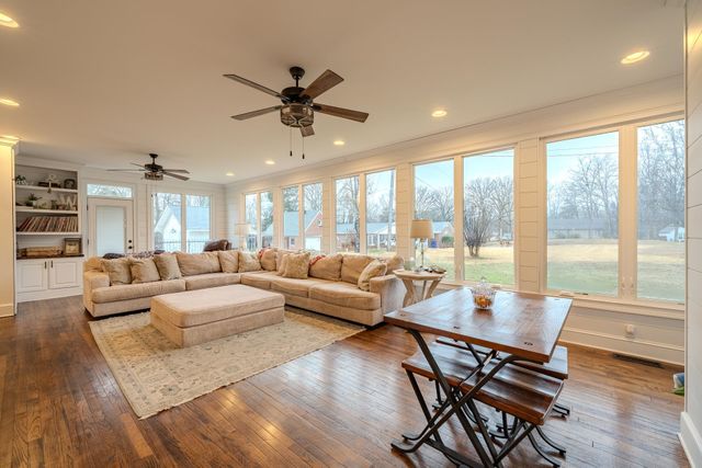 380 MORNINGSIDE CIR, Savannah, TN 38372