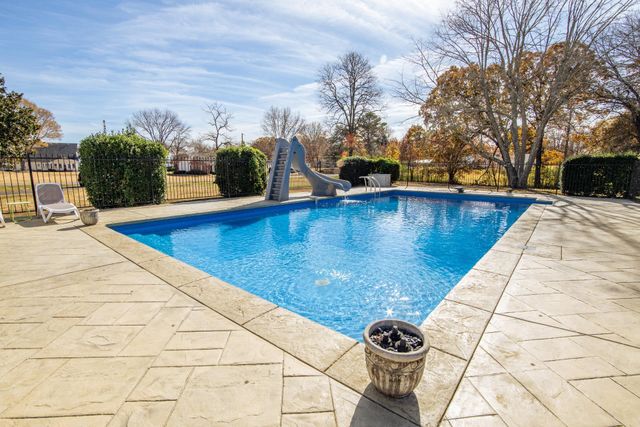 380 MORNINGSIDE CIR, Savannah, TN 38372