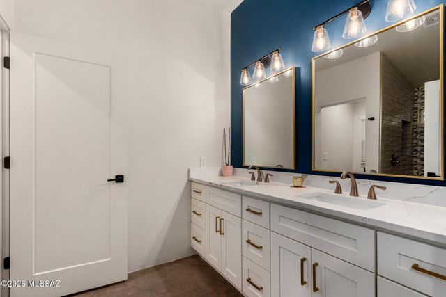 220 S Vozack Lane, Tucson, AZ 85748