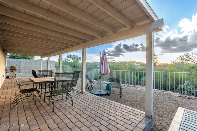 220 S Vozack Lane, Tucson, AZ 85748