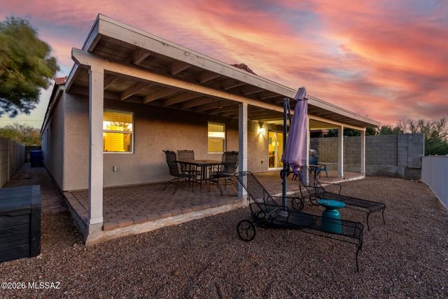 220 S Vozack Lane, Tucson, AZ 85748
