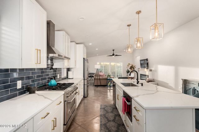 220 S Vozack Lane, Tucson, AZ 85748