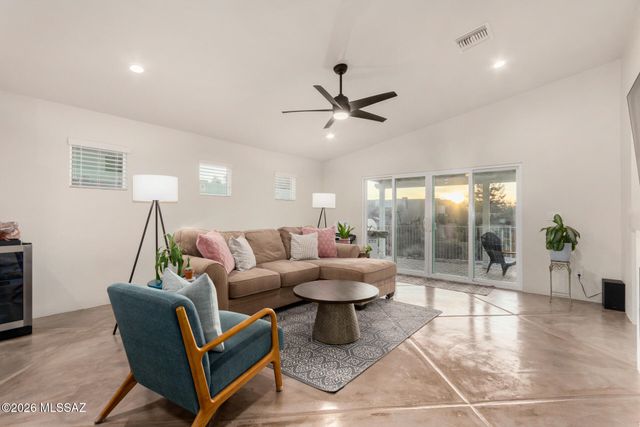 220 S Vozack Lane, Tucson, AZ 85748