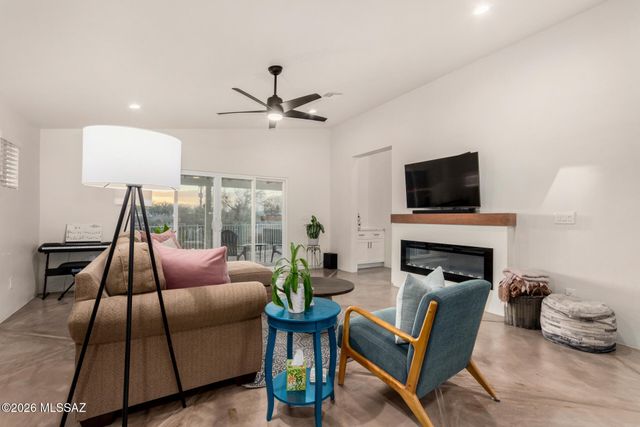 220 S Vozack Lane, Tucson, AZ 85748