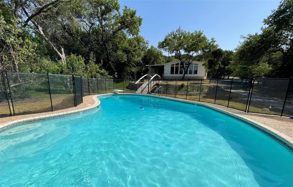 17307 E Darleen DR, Leander, TX 78641