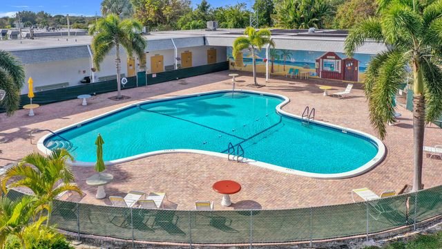3280 Cynthia Lane 214, Lake Worth Beach, FL 33461