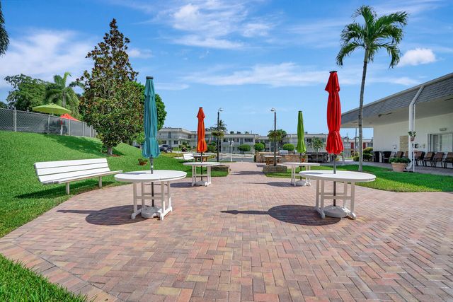 3280 Cynthia Lane 214, Lake Worth Beach, FL 33461