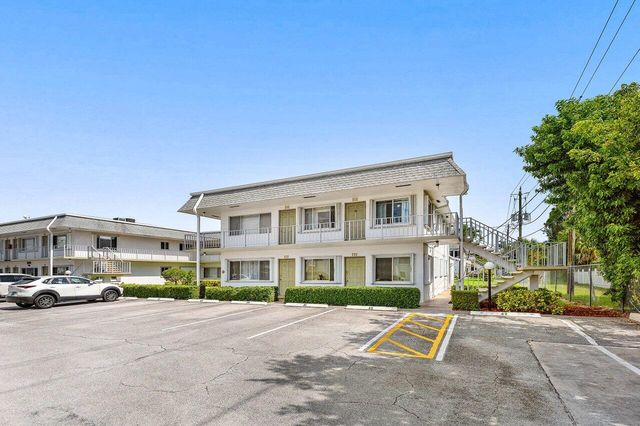 3280 Cynthia Lane 214, Lake Worth Beach, FL 33461