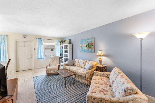 3280 Cynthia Lane 214, Lake Worth Beach, FL 33461