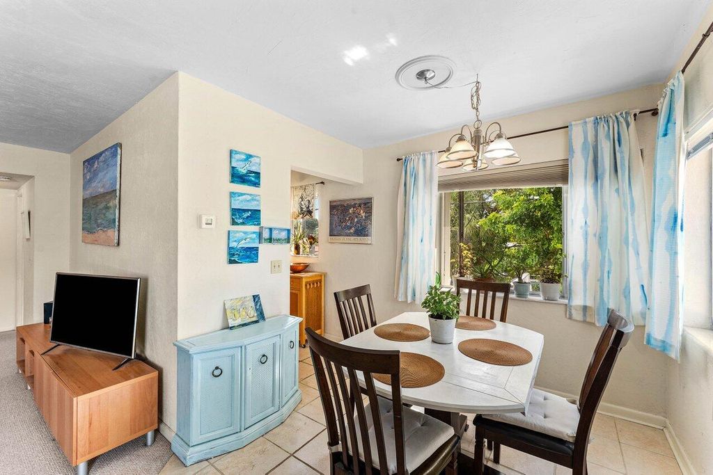 3280 Cynthia Lane 214, Lake Worth Beach, FL 33461