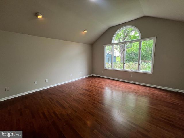 345 BROAD ST, Mount Holly, NJ 08060