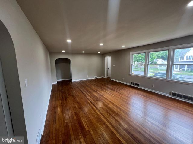345 BROAD ST, Mount Holly, NJ 08060