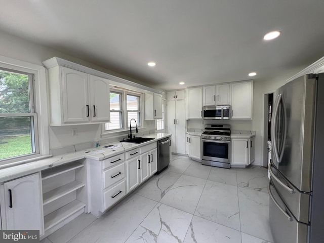 345 BROAD ST, Mount Holly, NJ 08060