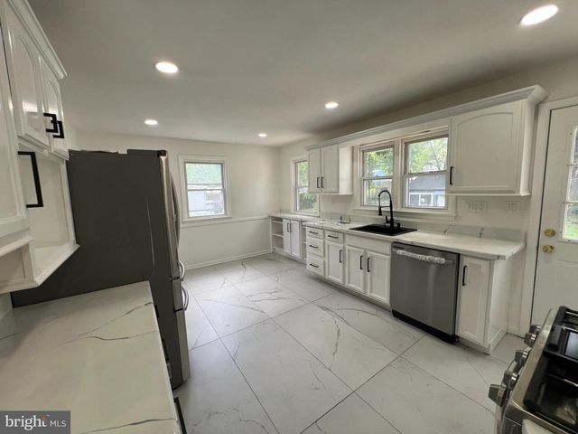 345 BROAD ST, Mount Holly, NJ 08060