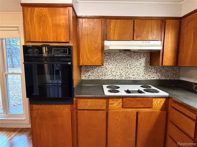 36945 Menton Street, Romulus, MI 48174