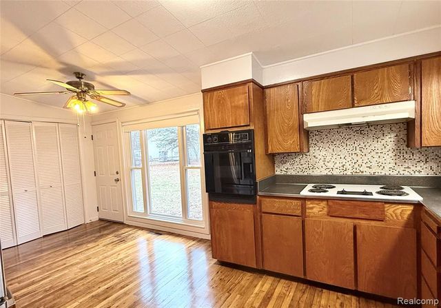 36945 Menton Street, Romulus, MI 48174