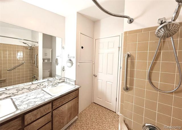 36945 Menton Street, Romulus, MI 48174