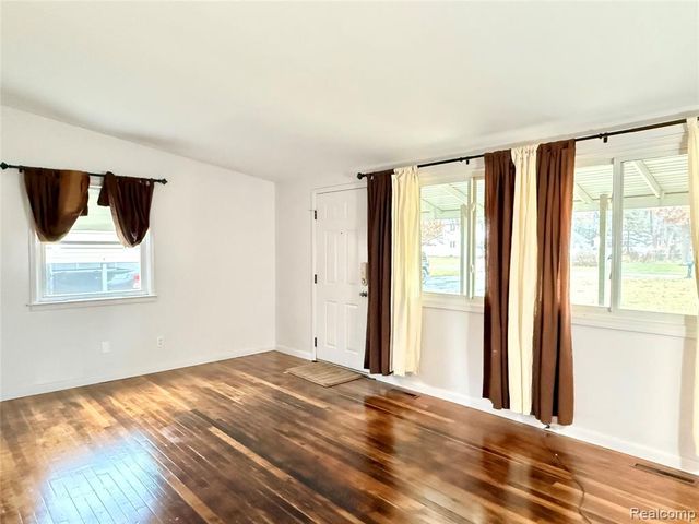 36945 Menton Street, Romulus, MI 48174