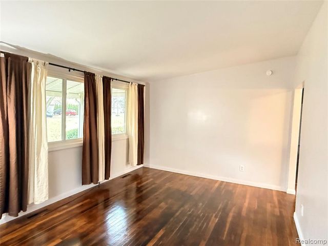 36945 Menton Street, Romulus, MI 48174