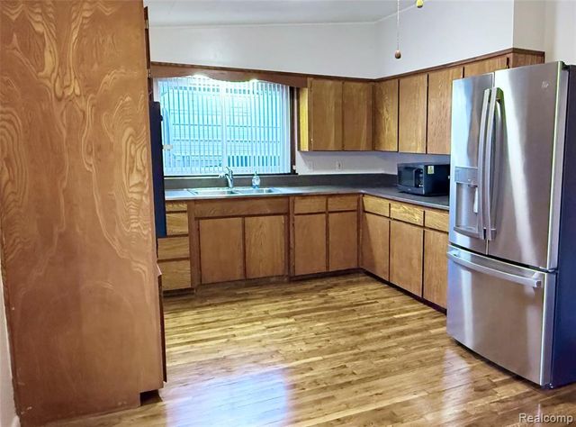 36945 Menton Street, Romulus, MI 48174