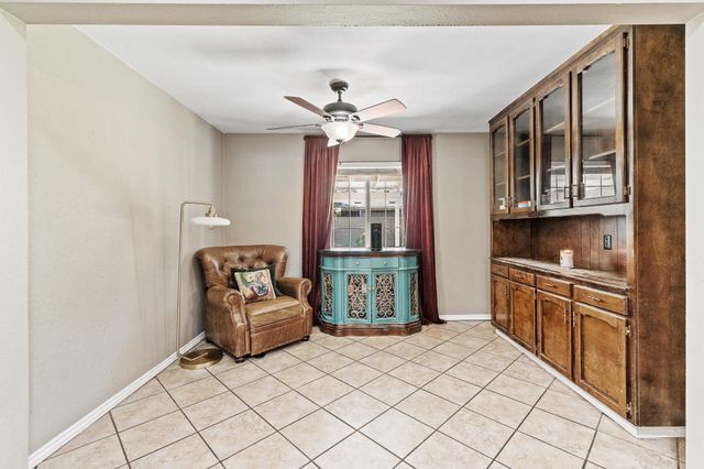 1687 Kaweah Drive, Tulare, CA 93274