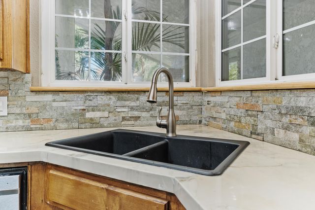 1687 Kaweah Drive, Tulare, CA 93274