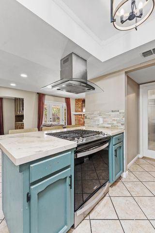 1687 Kaweah Drive, Tulare, CA 93274