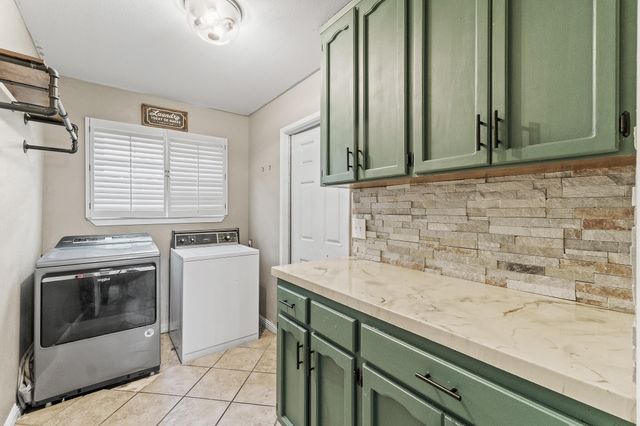 1687 Kaweah Drive, Tulare, CA 93274