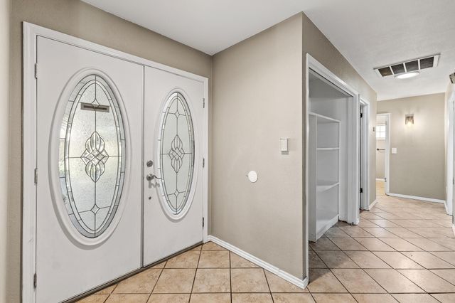 1687 Kaweah Drive, Tulare, CA 93274