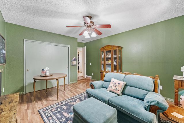 1687 Kaweah Drive, Tulare, CA 93274