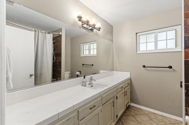 1687 Kaweah Drive, Tulare, CA 93274