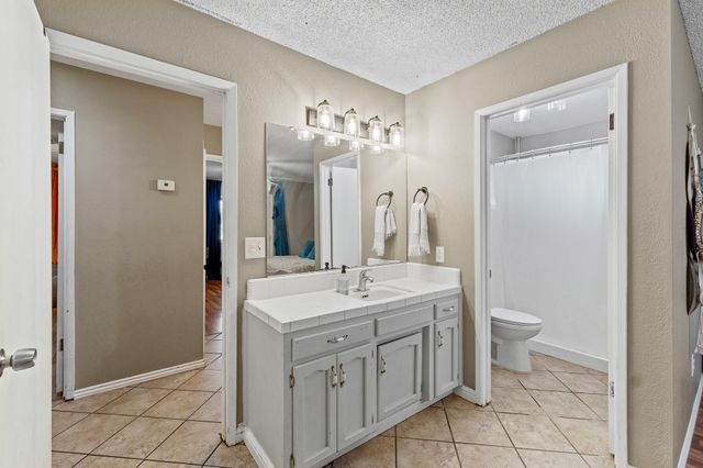 1687 Kaweah Drive, Tulare, CA 93274