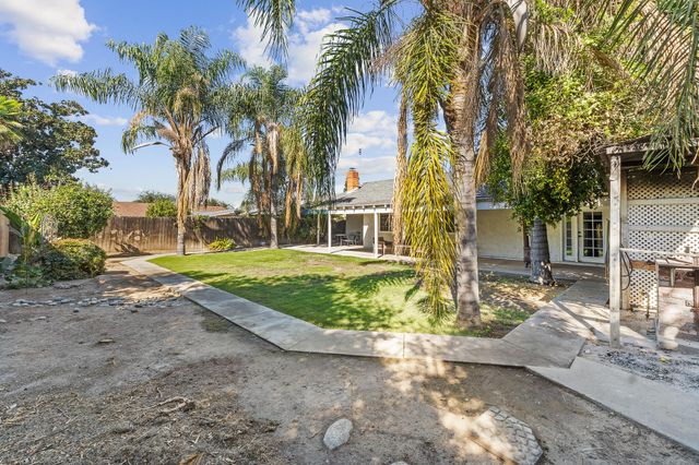 1687 Kaweah Drive, Tulare, CA 93274