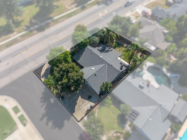 1687 Kaweah Drive, Tulare, CA 93274