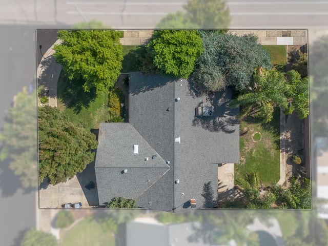 1687 Kaweah Drive, Tulare, CA 93274
