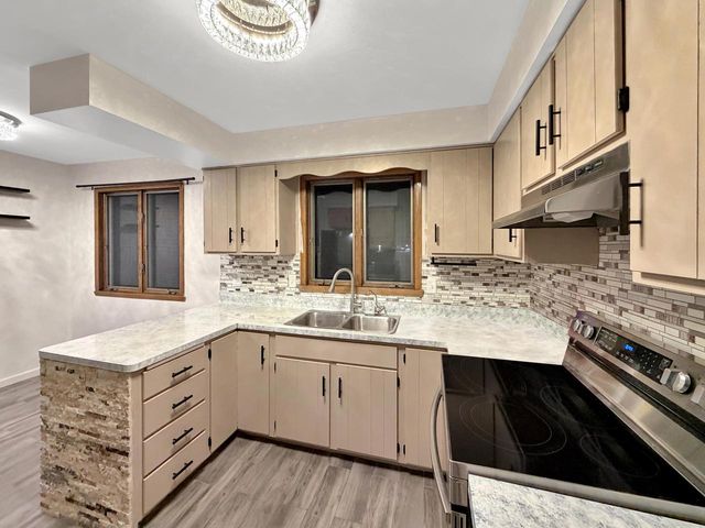 123 W 10th STREET, Kaukauna, WI 54130