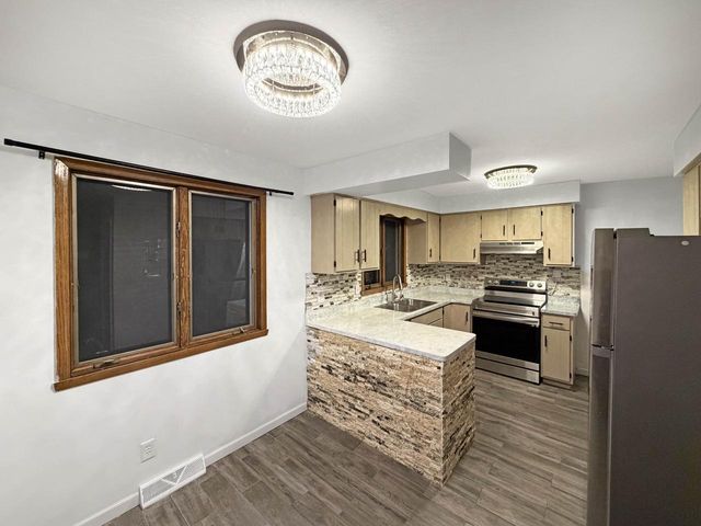 123 W 10th STREET, Kaukauna, WI 54130