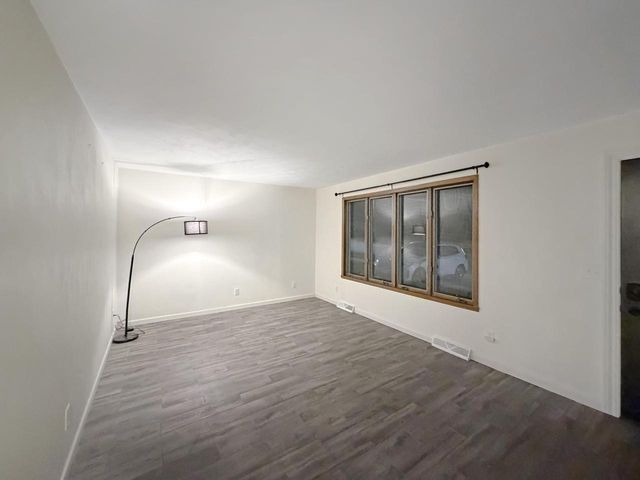 123 W 10th STREET, Kaukauna, WI 54130