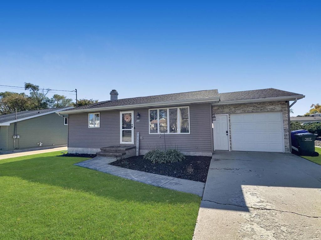 123 W 10th STREET, Kaukauna, WI 54130