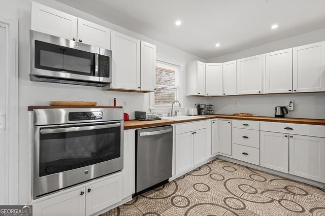 414 Charles Place, Roswell, GA 30075