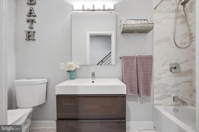 2512 COLLINS ST, Philadelphia, PA 19125